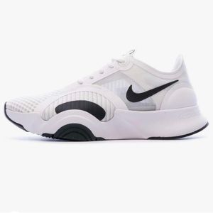 NIKE SUPERREP GO Running trainers for woman.